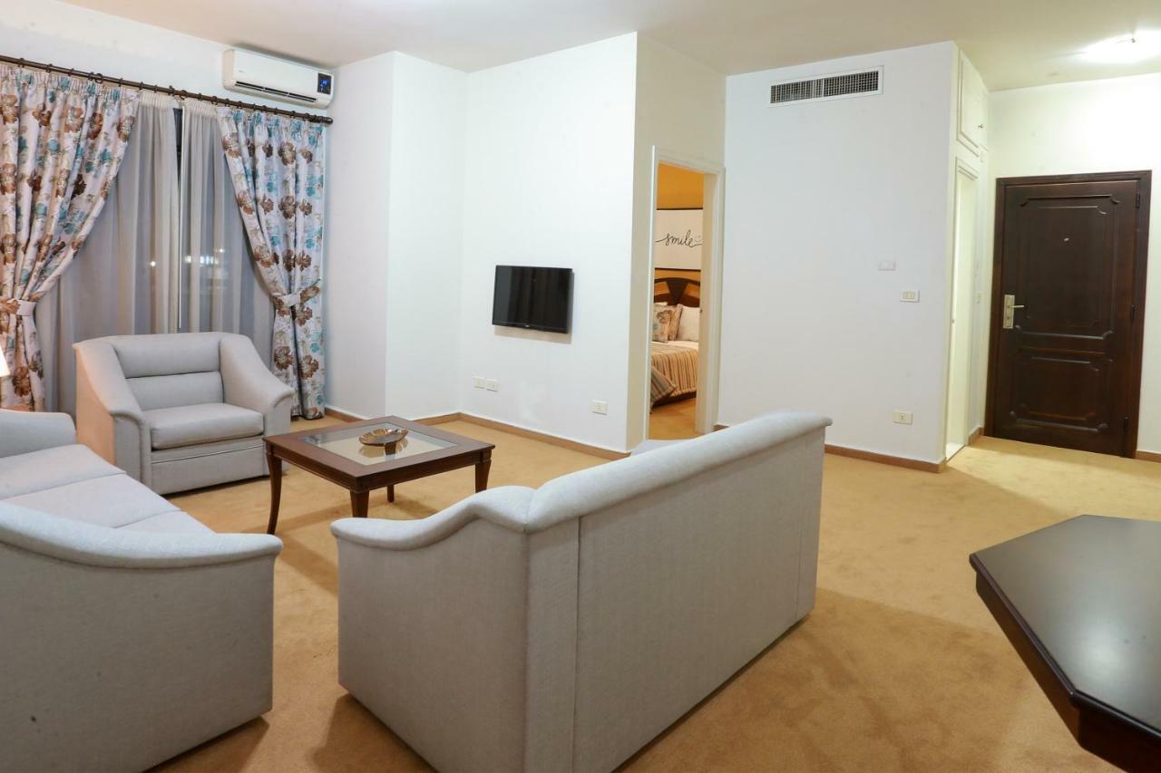 Adma wa Dafneh Nine Seven Hotel מראה חיצוני תמונה