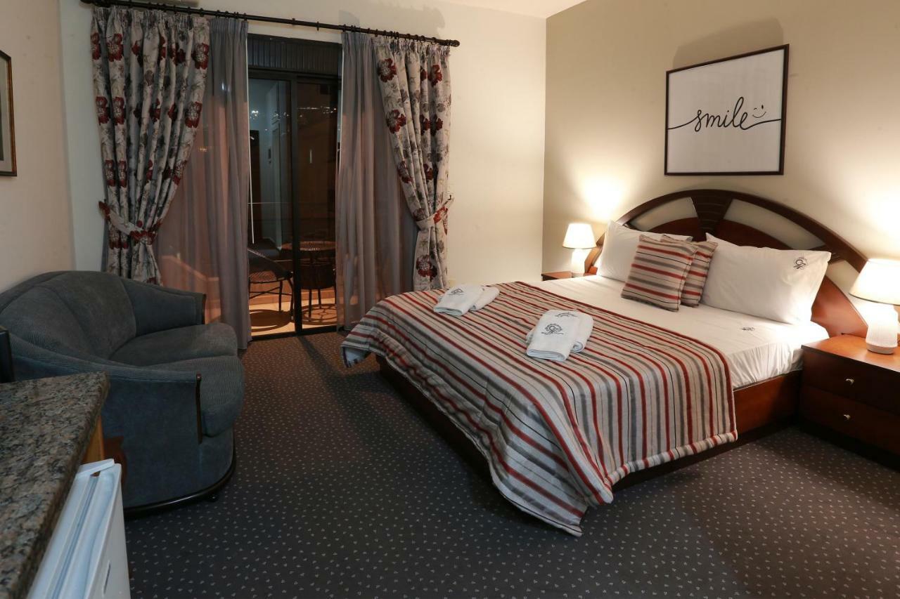 Adma wa Dafneh Nine Seven Hotel מראה חיצוני תמונה