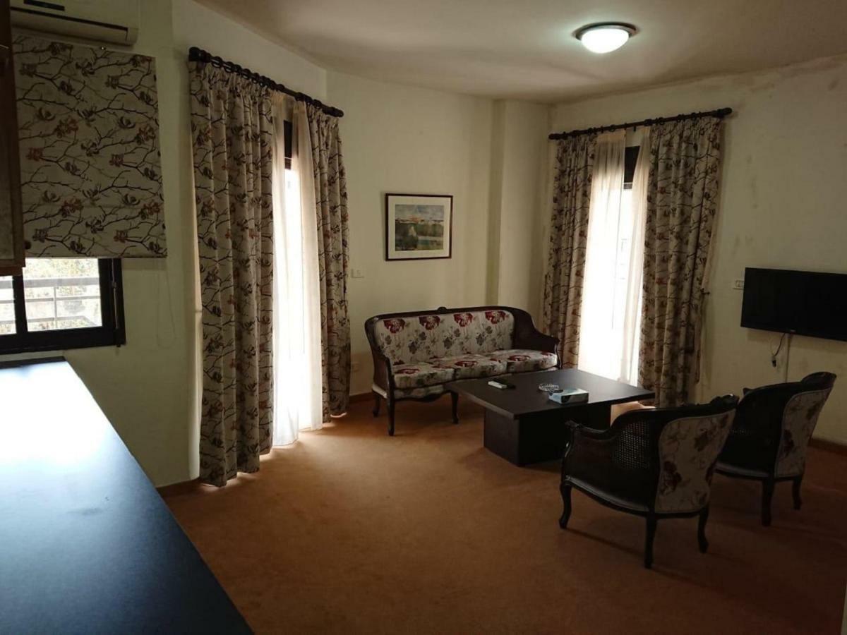 Adma wa Dafneh Nine Seven Hotel מראה חיצוני תמונה