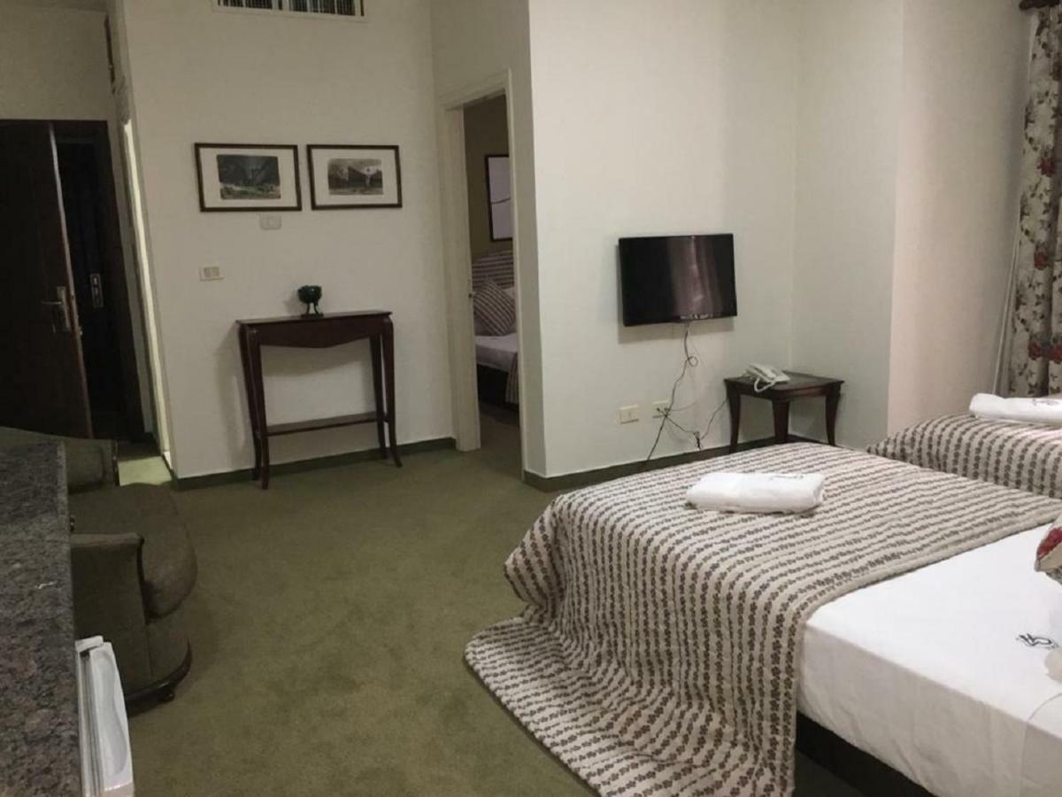 Adma wa Dafneh Nine Seven Hotel מראה חיצוני תמונה
