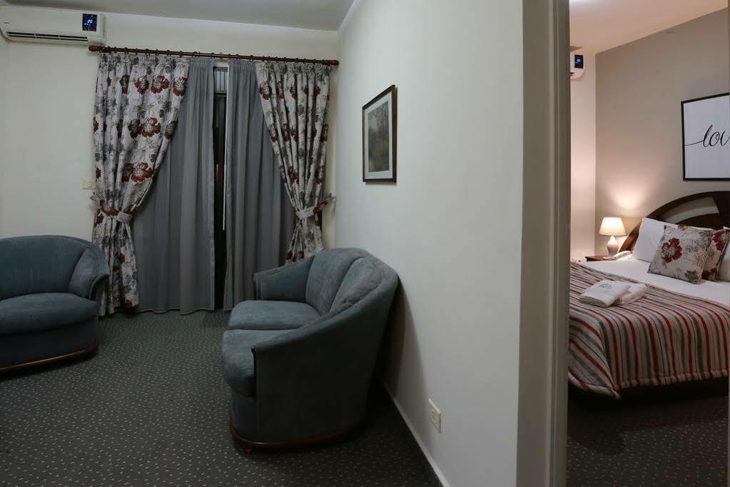 Adma wa Dafneh Nine Seven Hotel מראה חיצוני תמונה