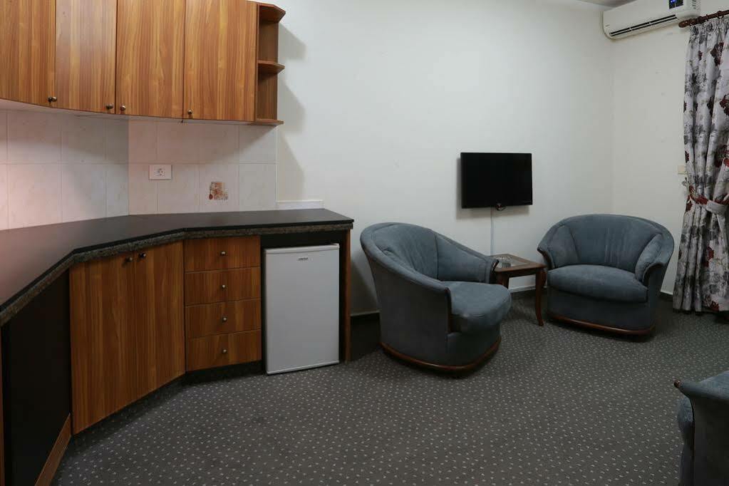 Adma wa Dafneh Nine Seven Hotel מראה חיצוני תמונה